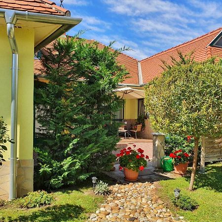 Gardenia Apartman Esztergom Exterior foto
