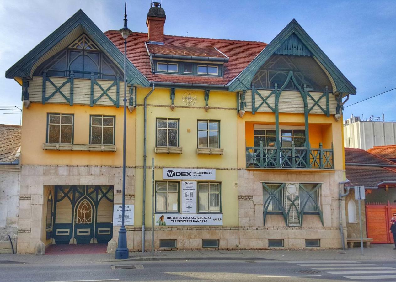 Gardenia Apartman Esztergom Exterior foto